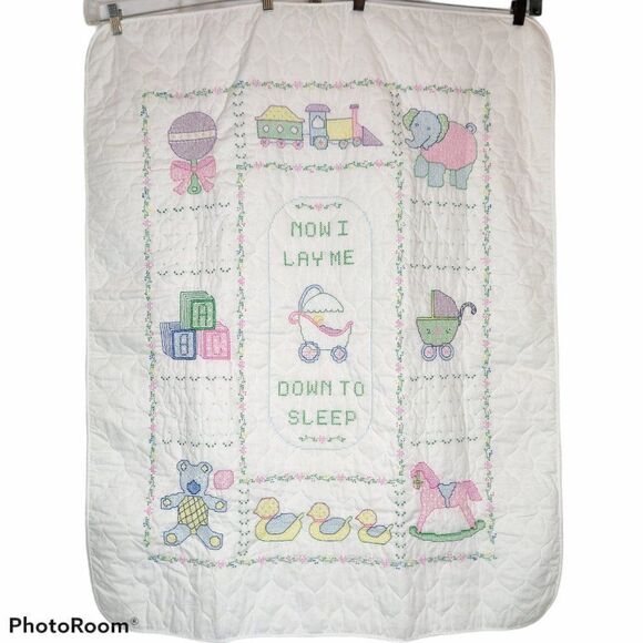 White Baby Quilt Cross Stitched Train Ducks Elephant Teddy Bear Carriage - Picture 1 of 8